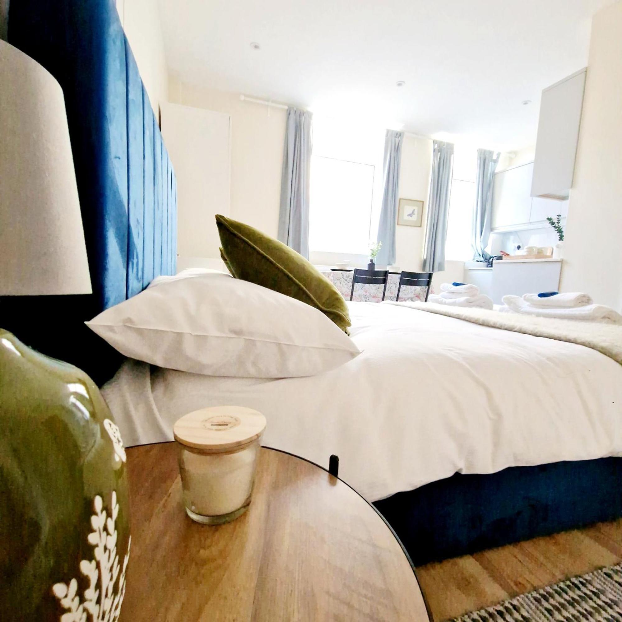 Crendon House Boutique Hotel High Wycombe Buckinghamshire ภายนอก รูปภาพ