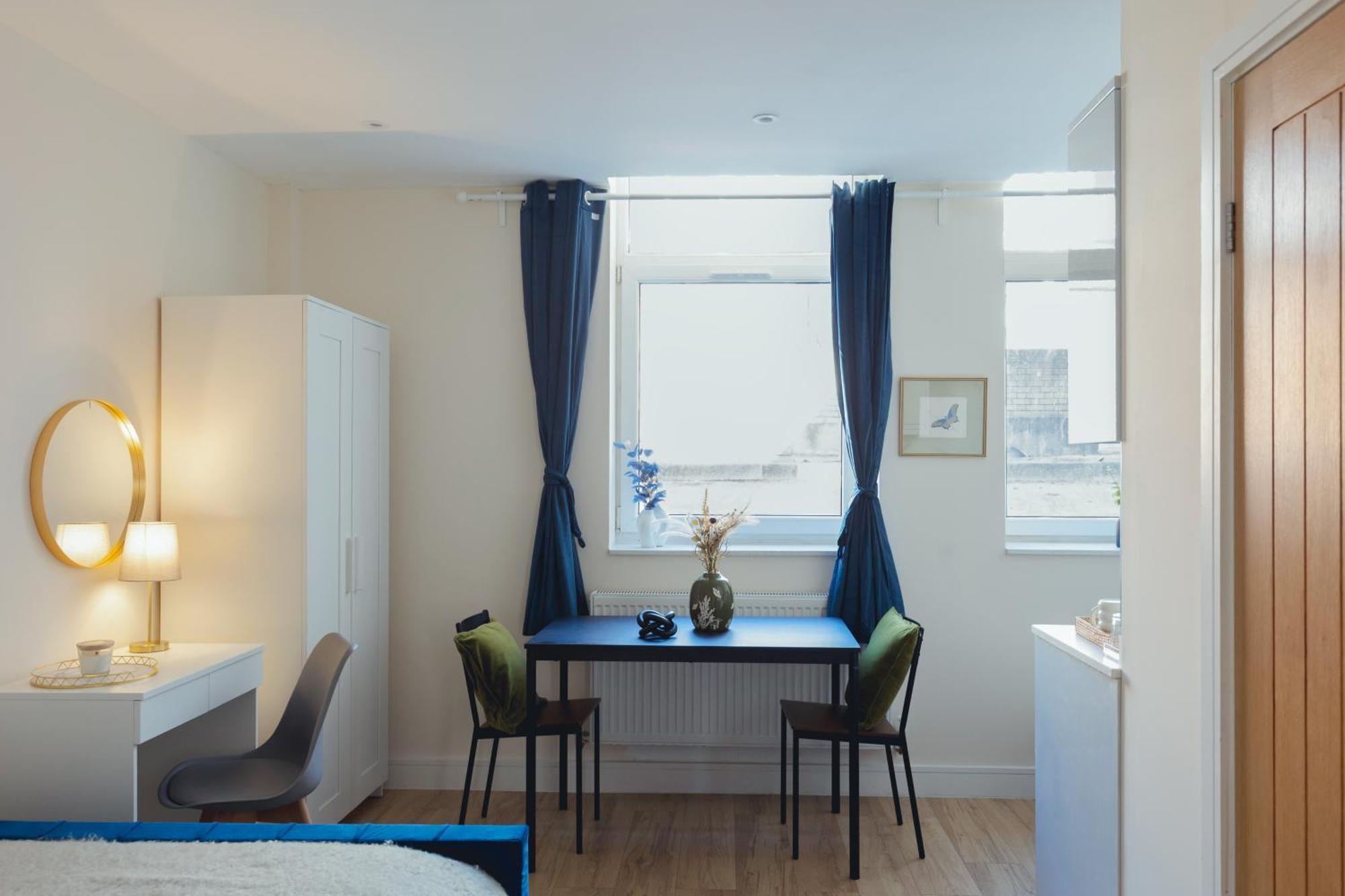 Crendon House Boutique Hotel High Wycombe Buckinghamshire ภายนอก รูปภาพ