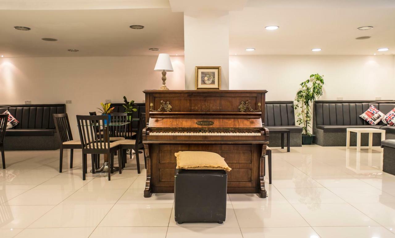 Crendon House Boutique Hotel High Wycombe Buckinghamshire ภายนอก รูปภาพ